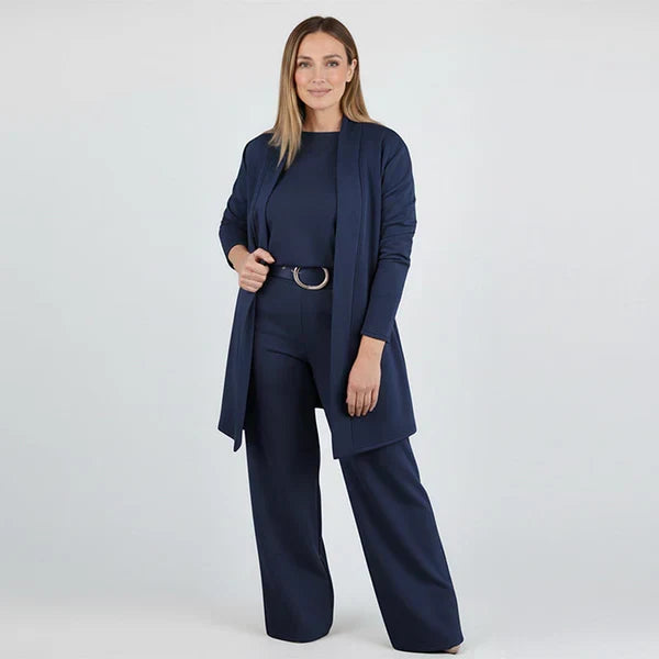 Cliona – Elegant Three-Piece Stretch Set
